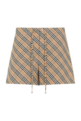 neutral-bermuda-shorts-for-women