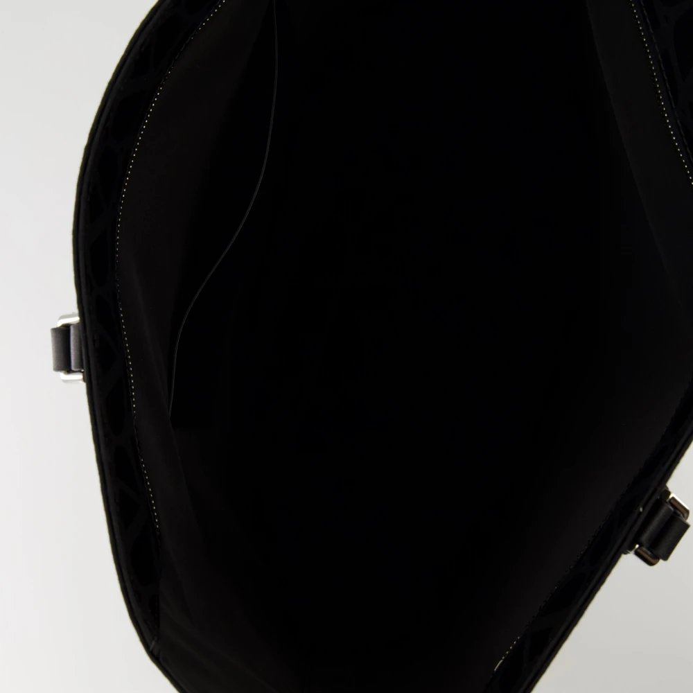 Valentino Garavani Iconografische nylon tote tas Black Heren
