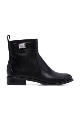 bottines-plates-a-brides-noires