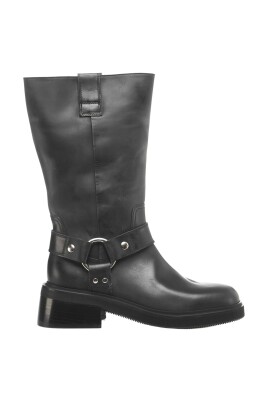 svarta-cowboy-ankelboots-i-lader