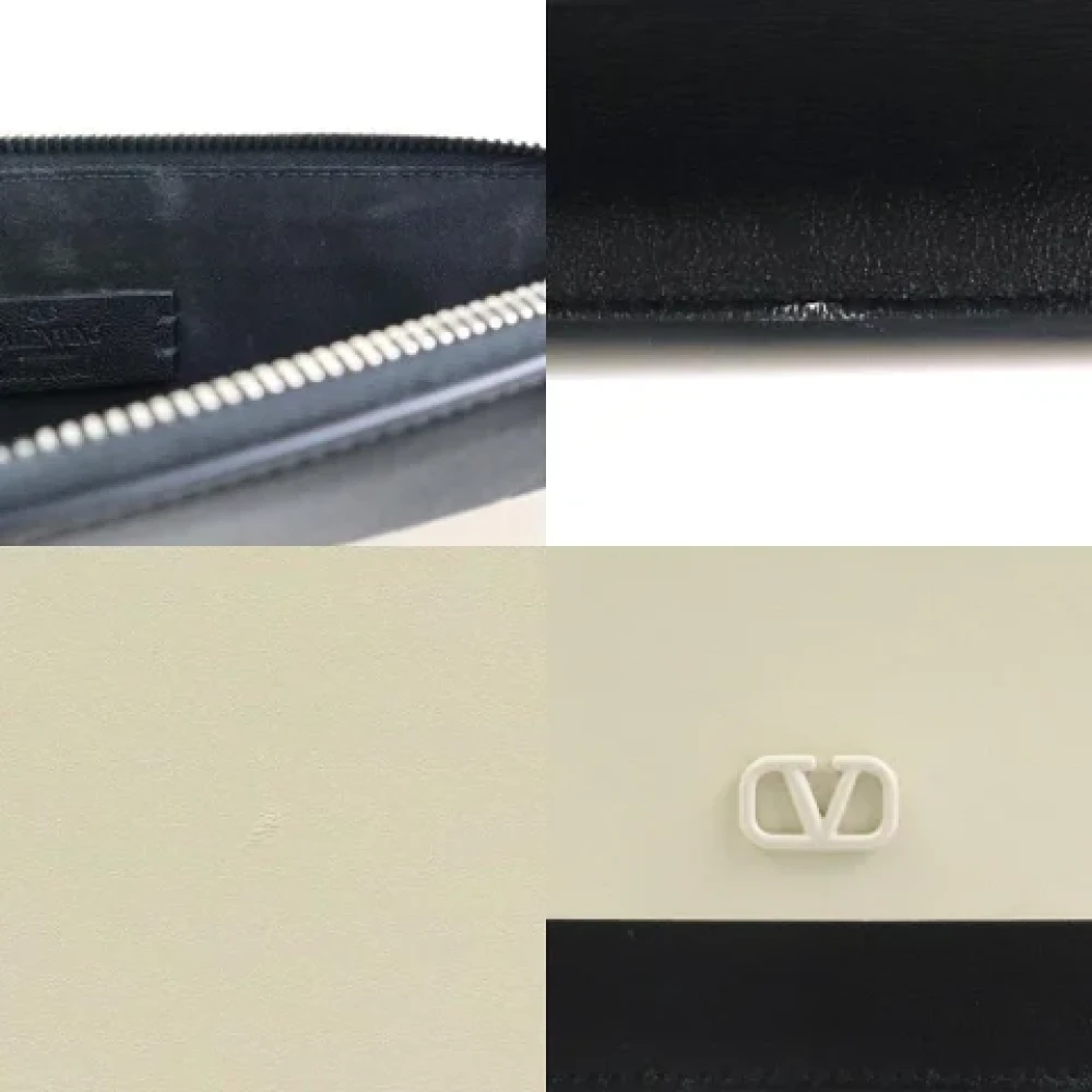 Valentino Vintage Pre-owned Leather clutches Beige Dames