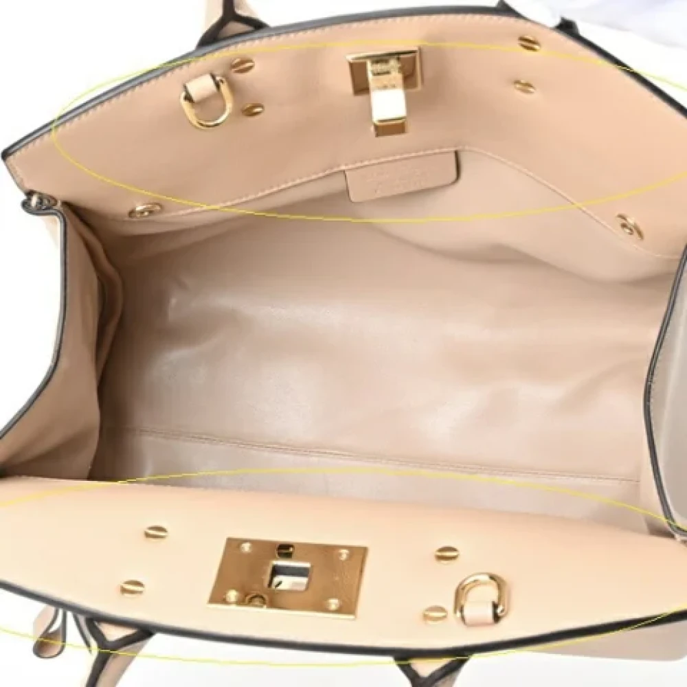 Salvatore Ferragamo Pre-owned Leather handbags Beige Dames