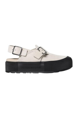 beige-suede-buckle-sandals