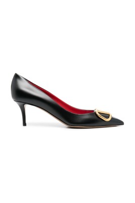 black-leather-pointed-heel-shoes
