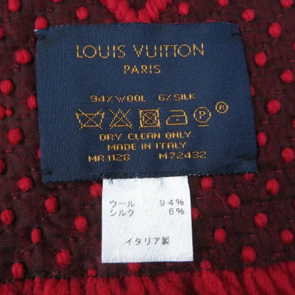 Louis Vuitton Vintage Pre-owned Wool scarves Red Dames