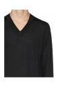 pull-en-laine-a-col-en-v