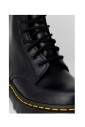 bottes-de-combat-en-cuir-noir
