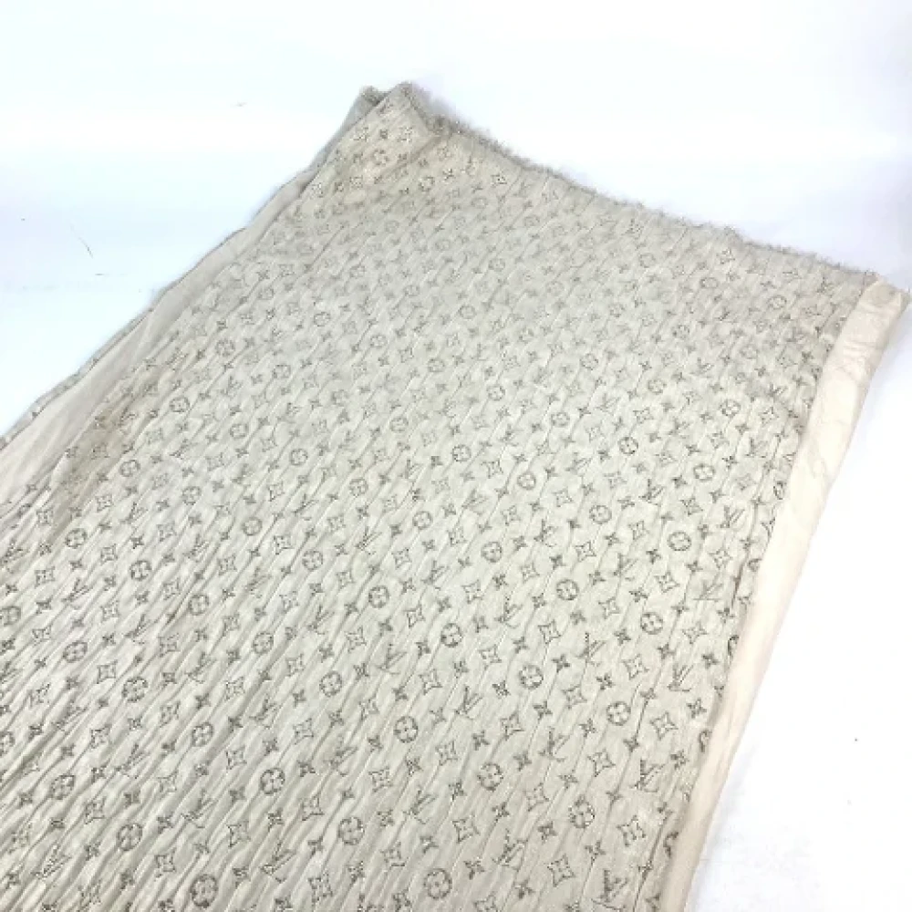 Louis Vuitton Vintage Pre-owned Silk scarves Beige Dames
