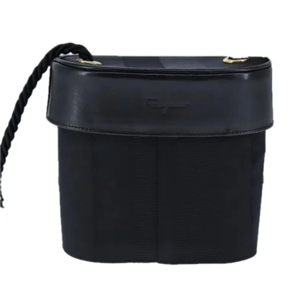 Salvatore Ferragamo Pre-owned Canvas shoulder-bags Black Dames