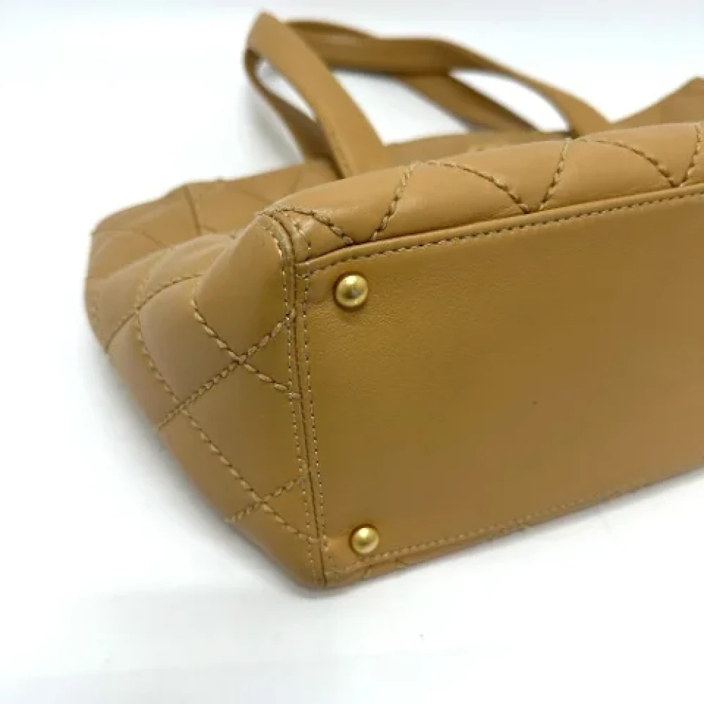 Chanel Vintage Pre-owned Leather totes Beige Dames