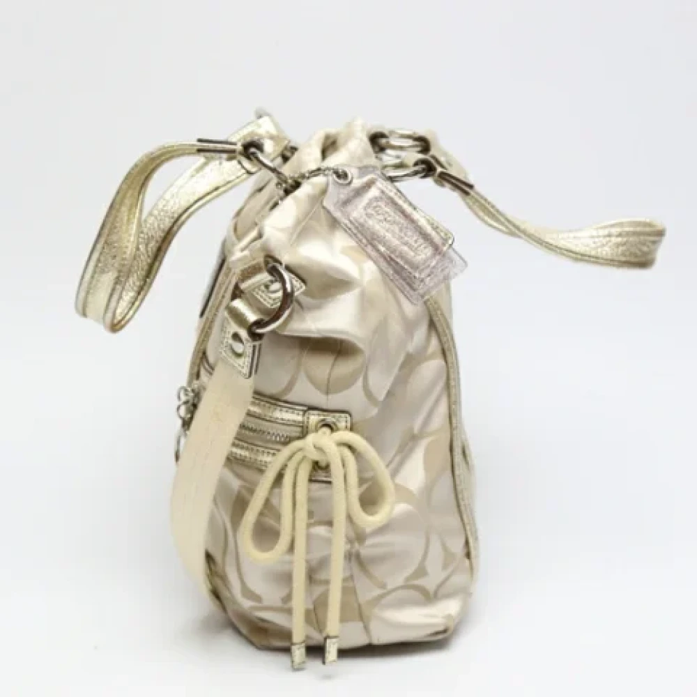 Coach Pre-owned Leather totes Yellow Dames