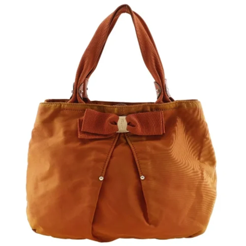 Salvatore Ferragamo Pre-owned Nylon handbags Orange Dames