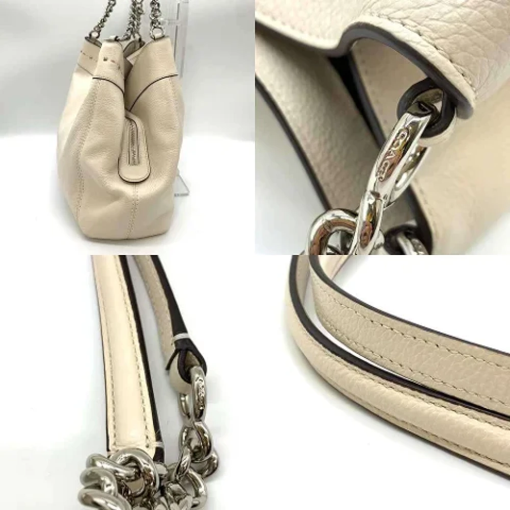 Coach Pre-owned Leather shoulder-bags White Dames