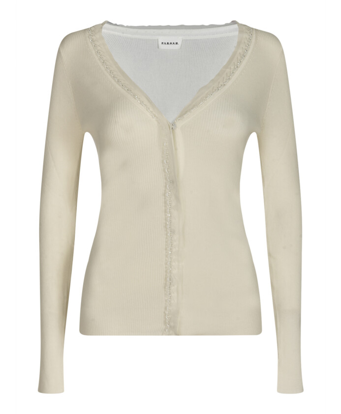 cream-sweater-for-stylish-look