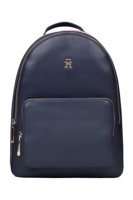 ryggsack-av-atervunnen-polyester-med-dragkedja
