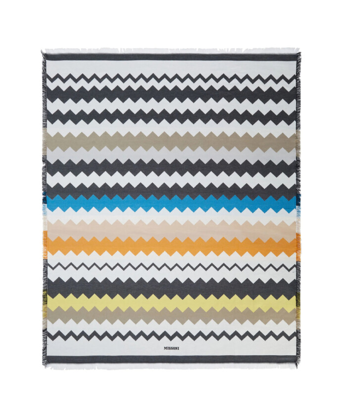 serviette-de-plage-noire-a-chevrons-avec-franges