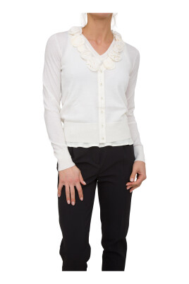 white-knitwear