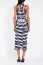 gedrapeerde-lange-jurk-met-gestreepte-print