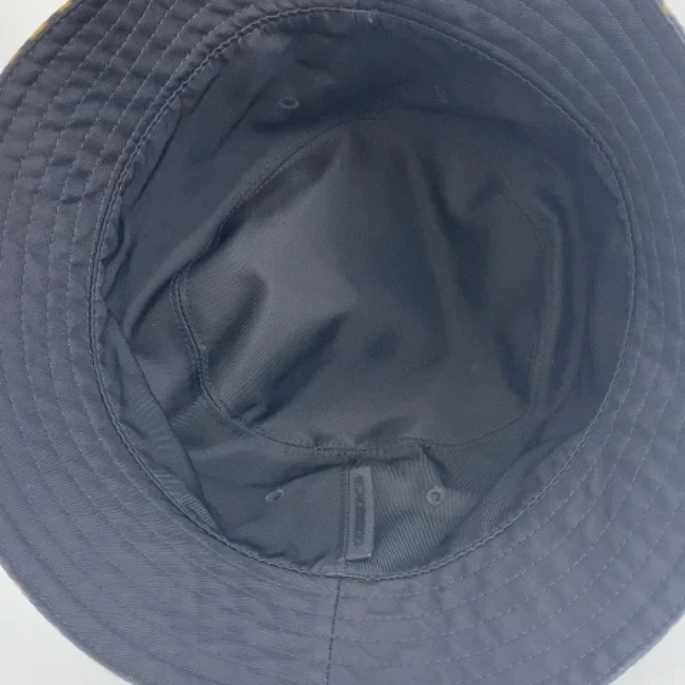Burberry Vintage Pre-owned Plastic hats Brown Dames