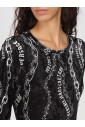 robe-noire-chic-avec-design-elegant