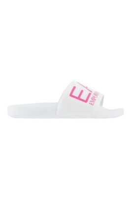 white-flip-flops-and-sliders