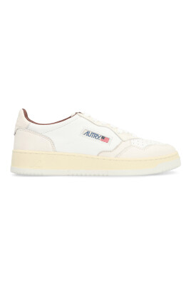 sneakers-en-peau-de