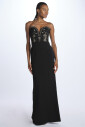 robe-noire-longue-avec-coeur-brode