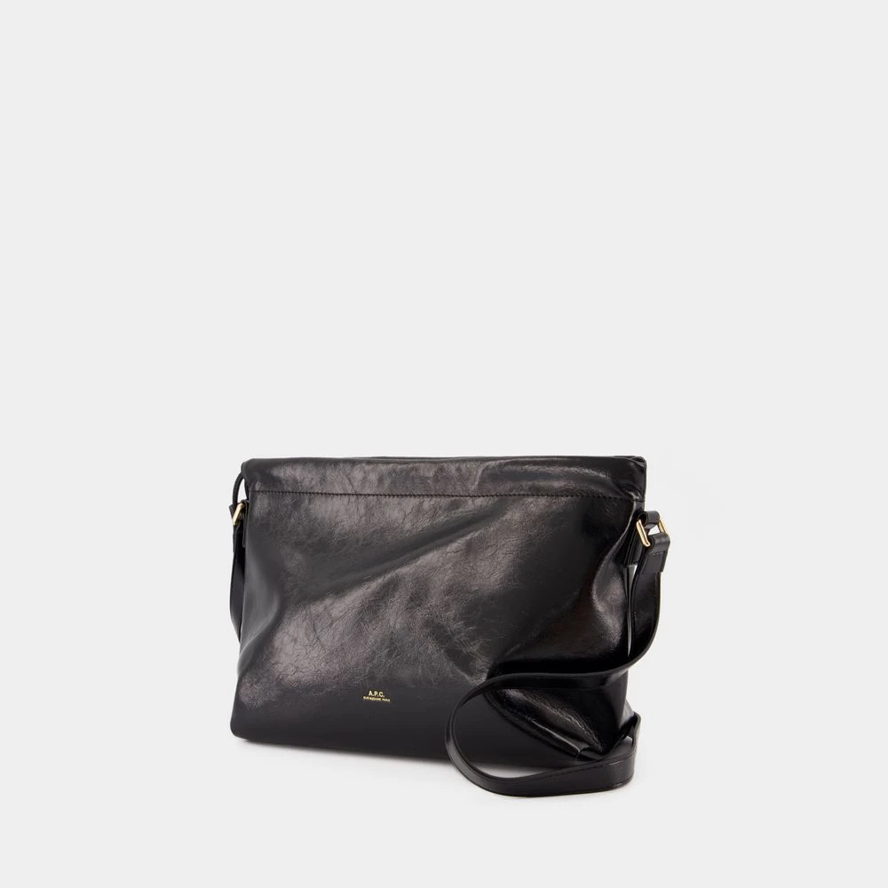 A.p.c. Zwarte Crossbody Tas met Magnetische Sluiting Black Dames