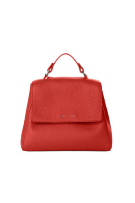 red-handbag-with-hidden-opening