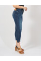 blauwe-cropped-push-up-jeans