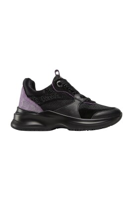 lily-08-sneakers
