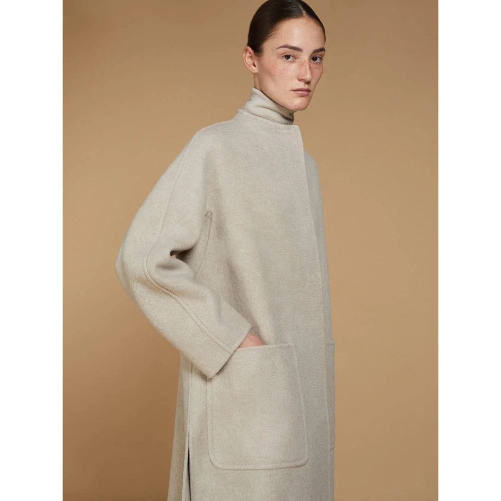 Max Mara Elegante Cashmere Jas met Stijlvolle Silhouet Beige Dames