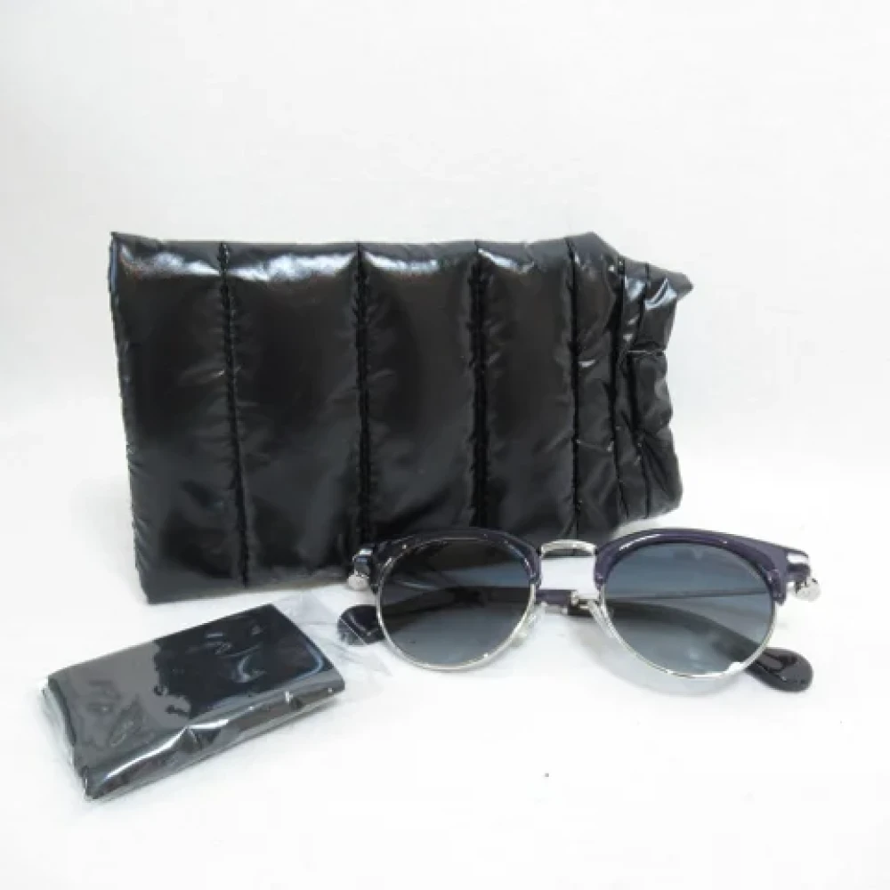 Moncler Pre-owned Metal sunglasses Gray Dames