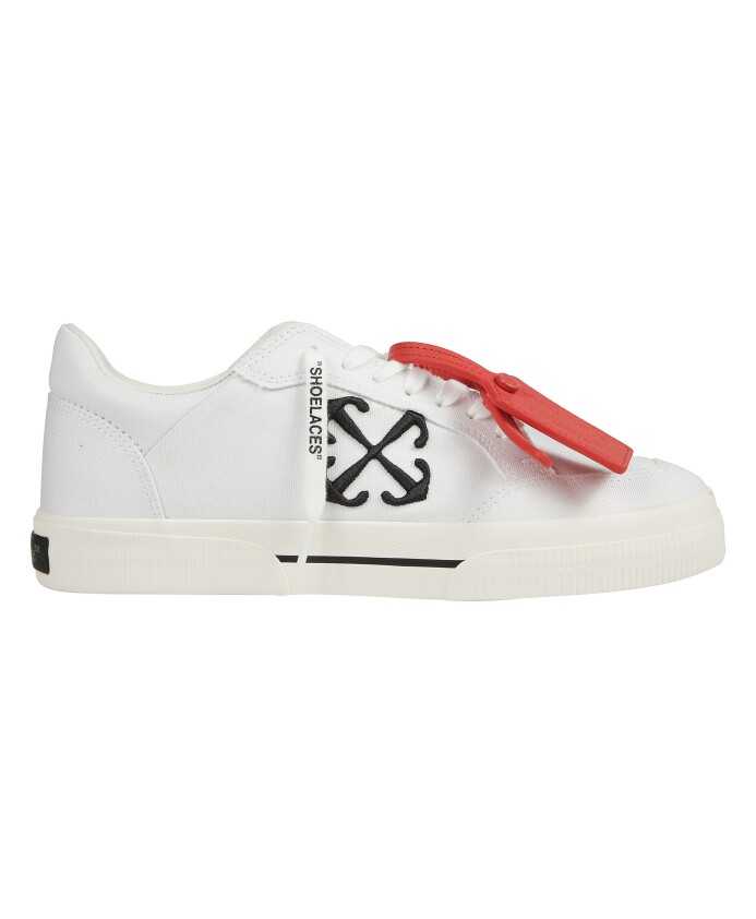 white-leather-sneakers-with-arrow-motif
