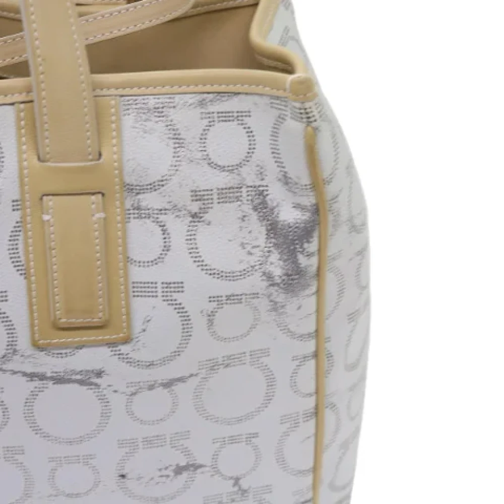 Salvatore Ferragamo Pre-owned Leather handbags Gray Dames
