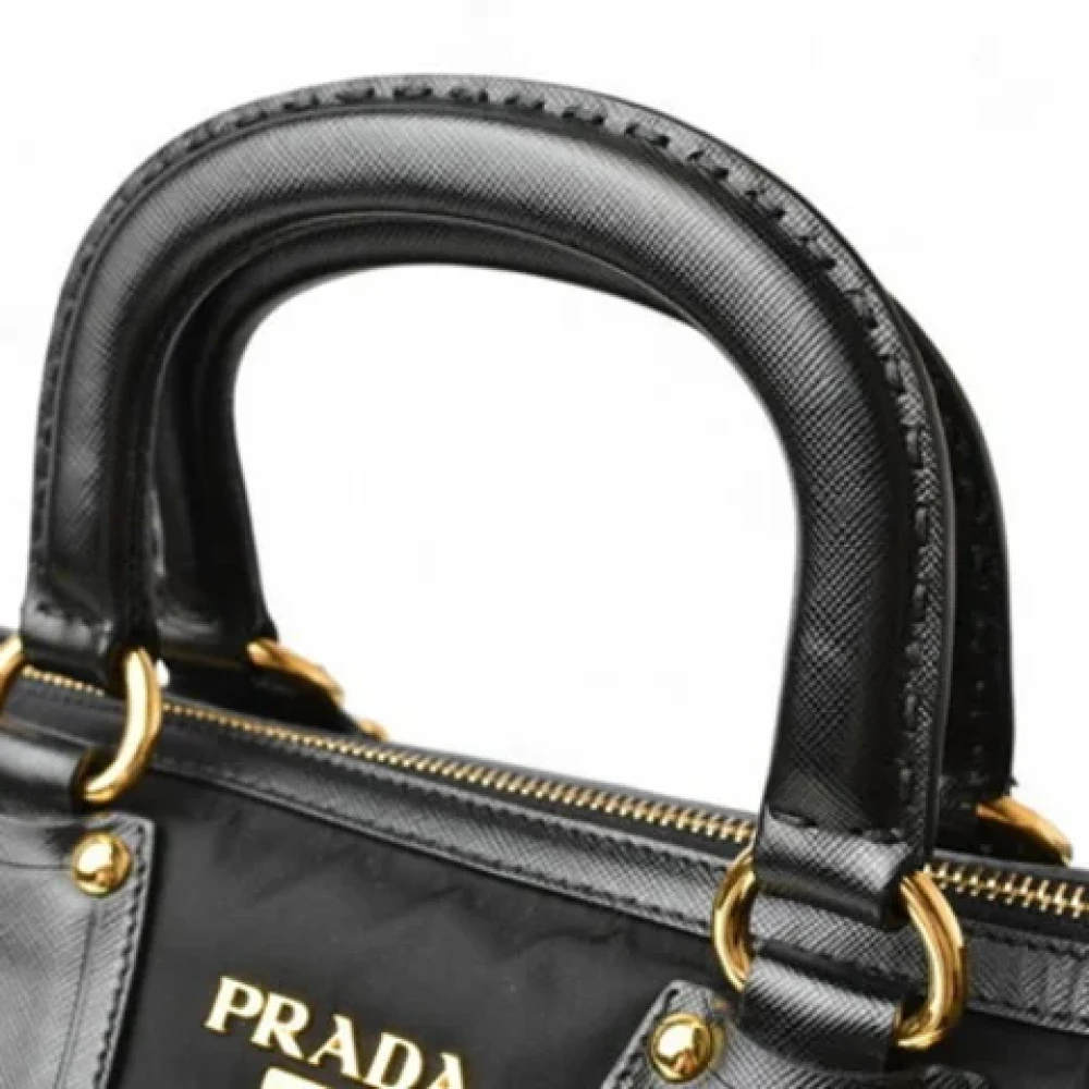 Prada Vintage Pre-owned Leather handbags Black Unisex