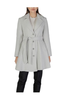 manteau-boucle-a-ligne-gris