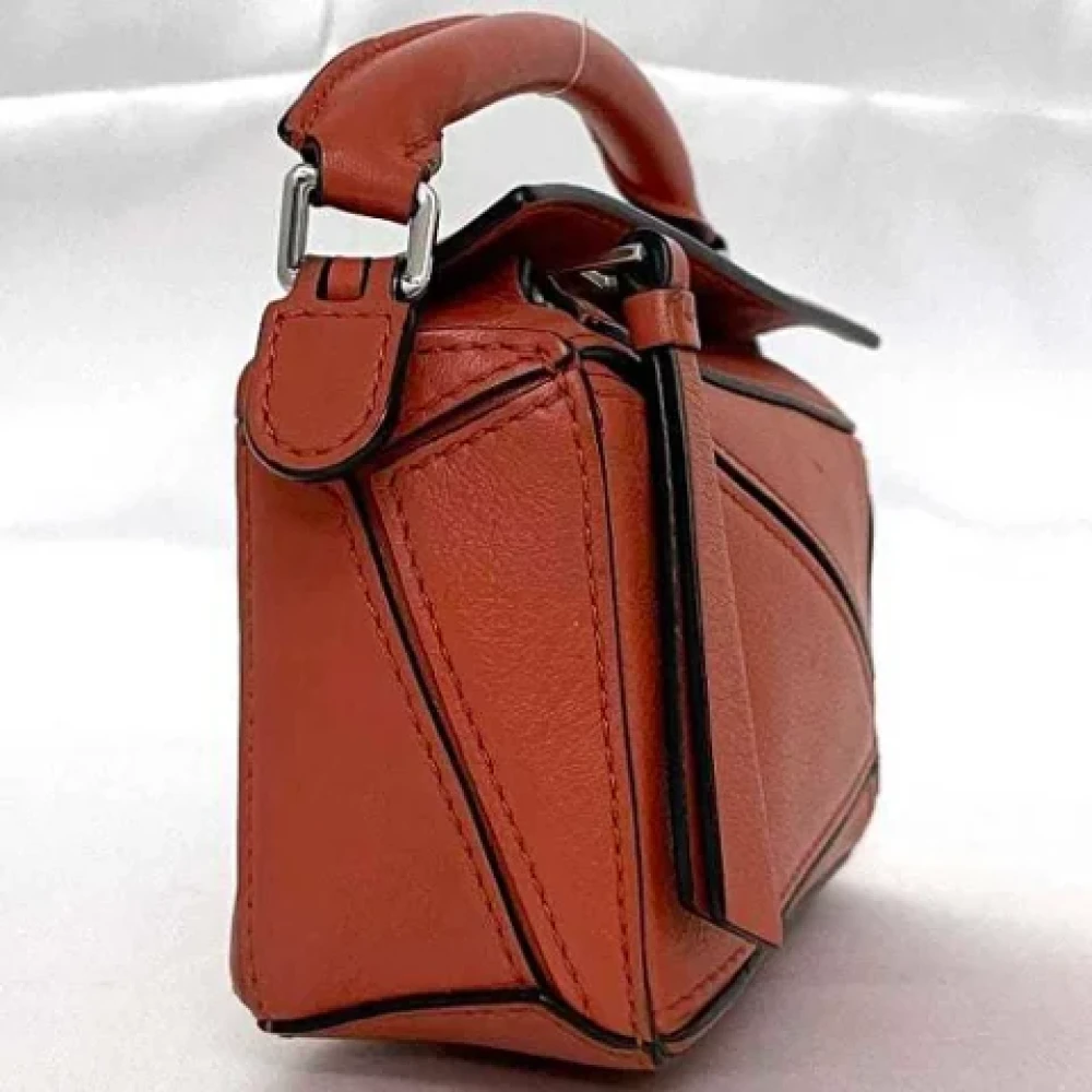 Loewe Pre-owned Fabric shoulder-bags Brown Dames