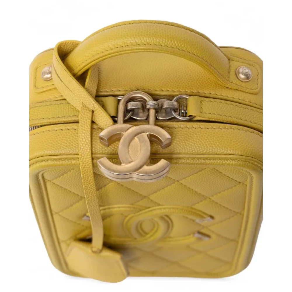 Chanel Vintage Pre-owned Leather handbags Yellow Dames