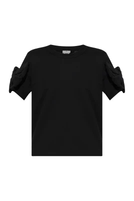 T-shirt med dekorativa applikationer