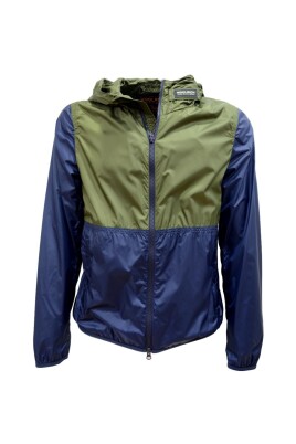 windbreaker-jacket