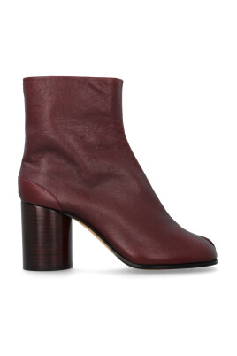 boots-with-tabi-toe