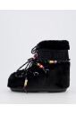 bottes-basses-en-fausse-fourrure-et-perles