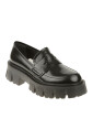 mocassin-en-cuir-noir-avec-semelle-en-caoutchouc