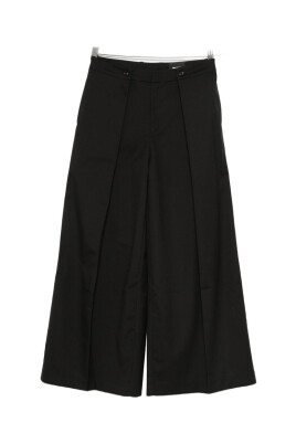 black-pleated-high-waist-pants