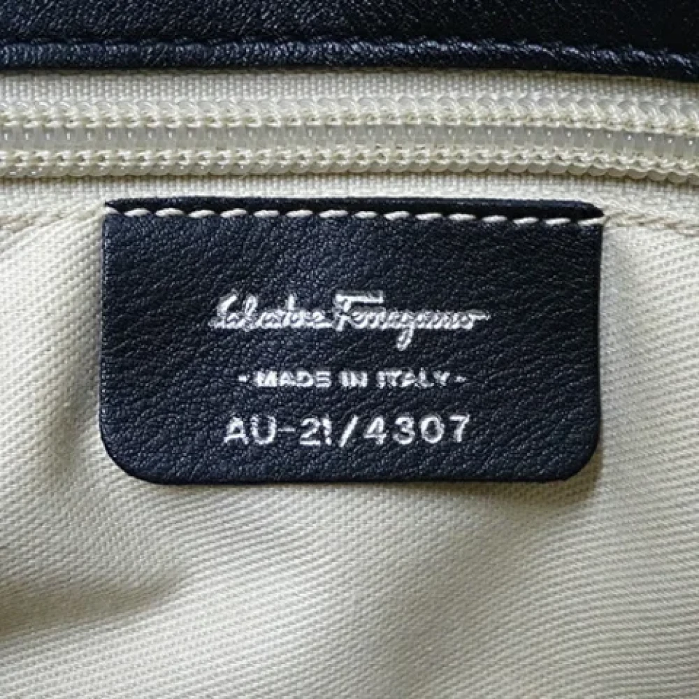 Salvatore Ferragamo Pre-owned Canvas handbags Black Dames