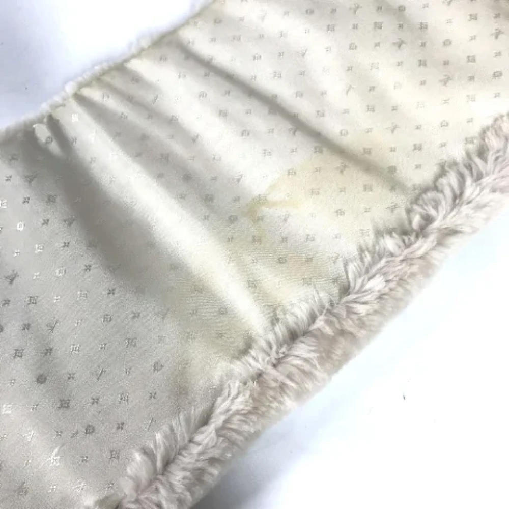 Louis Vuitton Vintage Pre-owned Fabric scarves Beige Dames