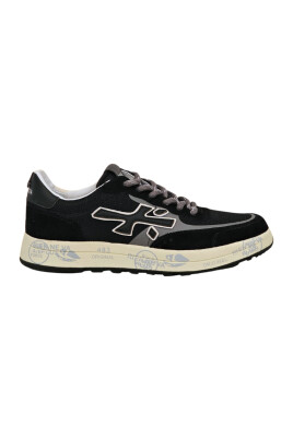 black-running-sneaker