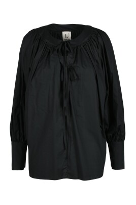 cotton-blouse-with-unique-style