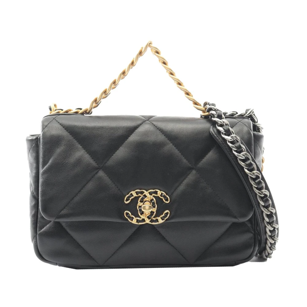 Chanel Vintage Women's Black Pre-Owned Quilted Leather Flap Bag With Chain Detail
